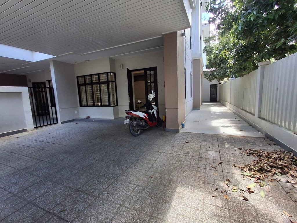 Shophouse For Sale and Rent at Chipmong Pochentong