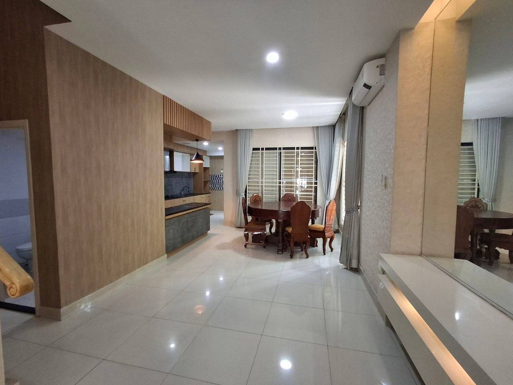 Flat house For Sale at Pochentong